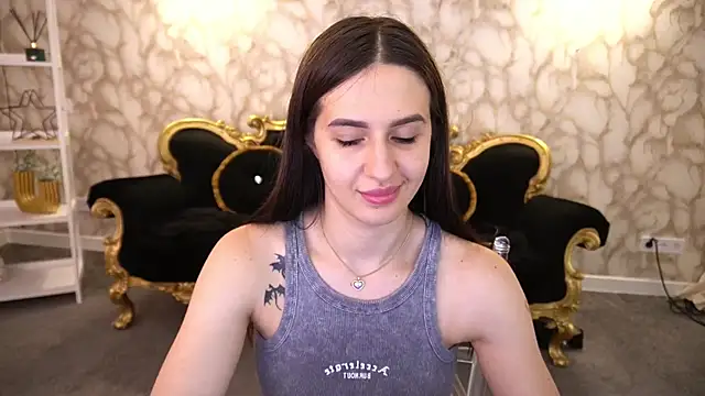 AlesiaDessmond's Live XXX Chat