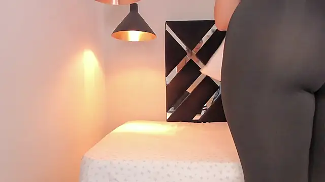 Miia_Thompsonn Adlı Modelin Canlı XXX Sohbeti