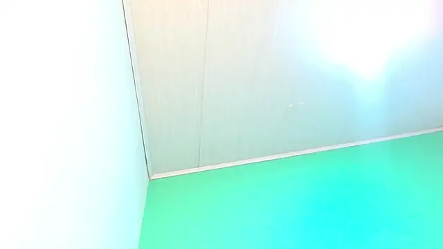 avaleri_cherry লাইভ XXX চ্যাট