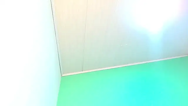 avaleri_cherry লাইভ XXX চ্যাট
