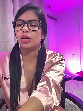 Chatroom XXX en direct de Noa_rousse01