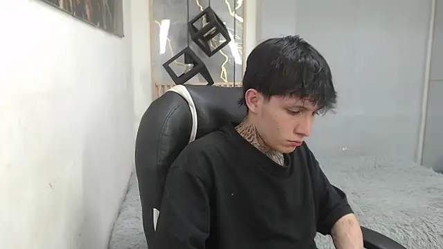 Онлайн чат XXX Cry_thereal
