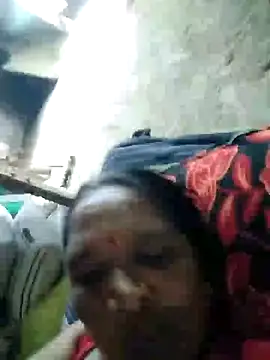 Loomaraj লাইভ XXX চ্যাট