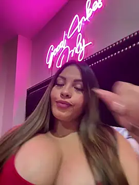 sexyyykloee লাইভ XXX চ্যাট