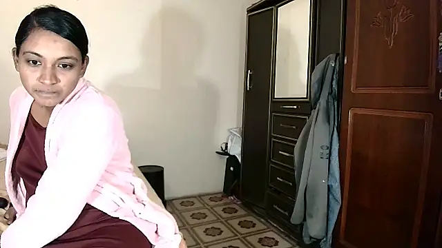 indiansweetflava Adlı Modelin Canlı XXX Sohbeti