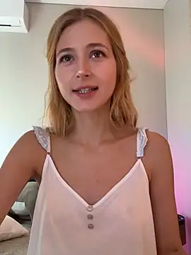 LunaRase Adlı Modelin Canlı XXX Sohbeti