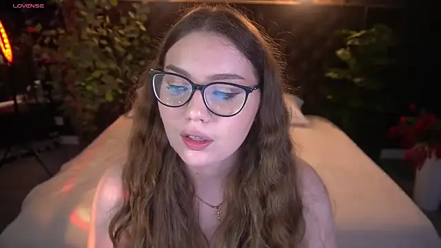 LuxSopphia live XXX chat