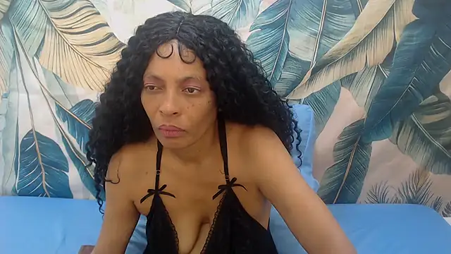 DominiqueLuxe44 Live XXX Chat
