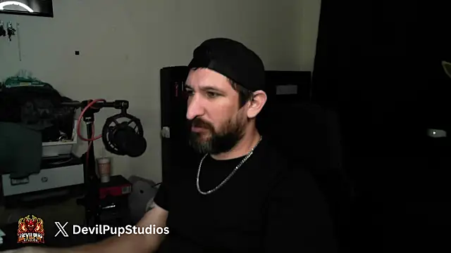 DevilPup75_ élő XXX-chatje