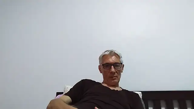 BIGUNCUTHARDCOCK live XXX chat