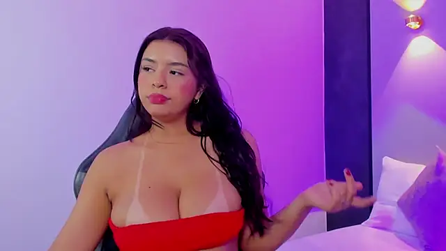evelin_villan Adlı Modelin Canlı XXX Sohbeti