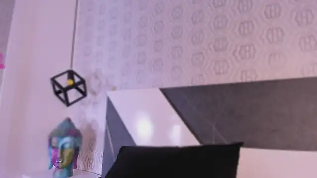Lily_StClair লাইভ XXX চ্যাট
