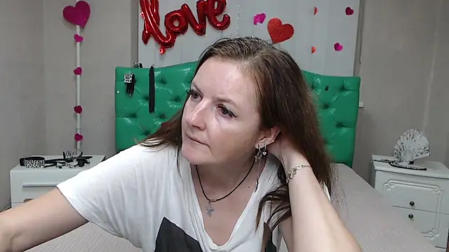 MeganPirs Chat XXX live