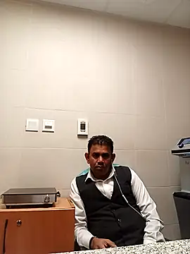 RAINBOWONE's Live XXX Chat