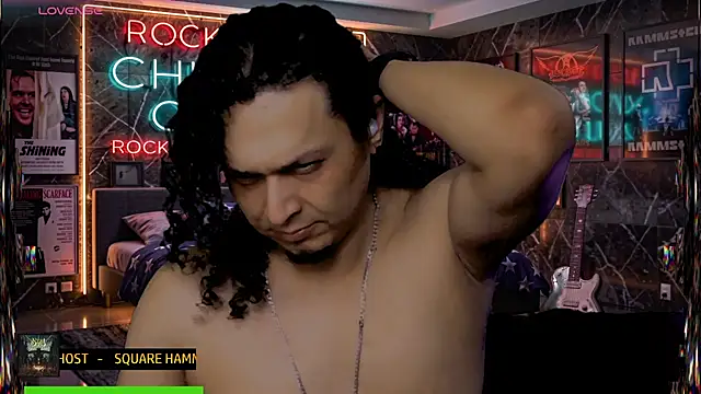 chino_roz Adlı Modelin Canlı XXX Sohbeti
