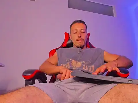 Онлайн чат XXX Master_Orioon