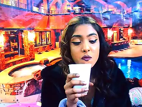 IndianPretty14u2Luv's Live XXX Chat