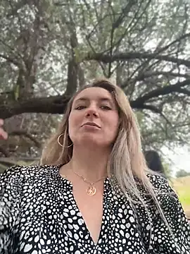 XXX chat uživo modela Crazy-Rosa