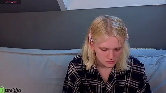 Chatroom XXX en direct de Lilly_Jhonass