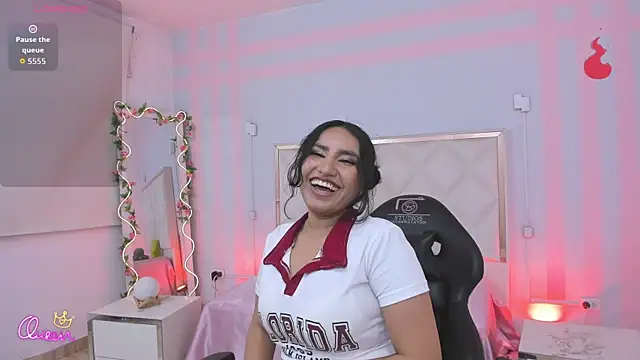fiory_tay লাইভ XXX চ্যাট
