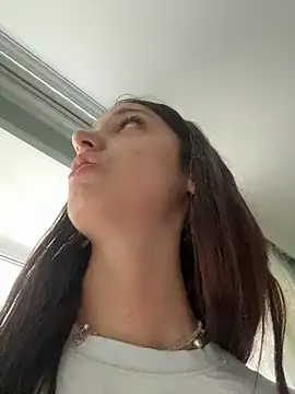 DollyTall Adlı Modelin Canlı XXX Sohbeti