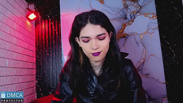MaeveKuro's Live XXX Chat