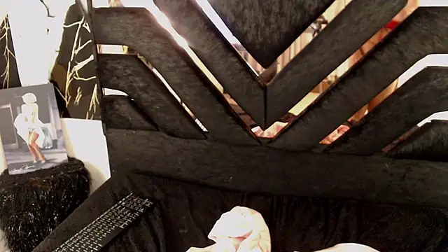 Chat +18 de sweetbloomcs ao vivo