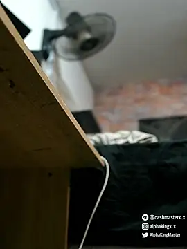AlphaMasterXxx 라이브 XXX 채팅