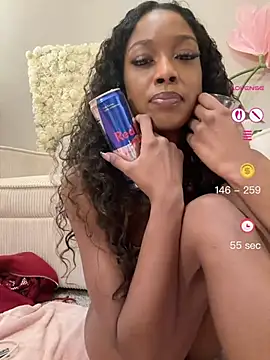 צ'אט XXX בשידור חי של mismialove