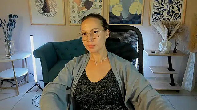 XXX chat uživo modela Charlotte_Hudson