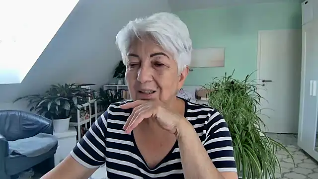 Chat XXX en directo de LovelyHelena