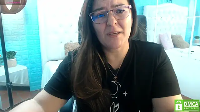 MsJossie Adlı Modelin Canlı XXX Sohbeti