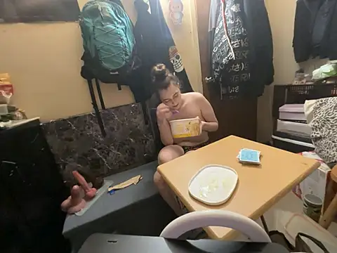 Snowbunnycake_131のライブXXXチャット