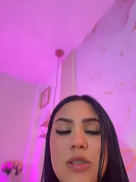 amber_white15 লাইভ XXX চ্যাট