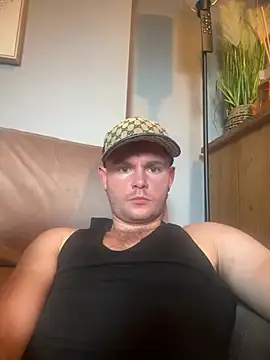 XXX chat uživo modela Ronnie153