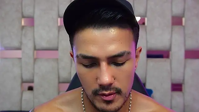 aaron_bolt's Webcam Show