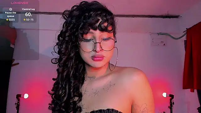 Heka_Prudence Adlı Modelin Canlı XXX Sohbeti