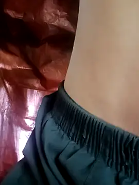 Nhyy_xx লাইভ XXX চ্যাট