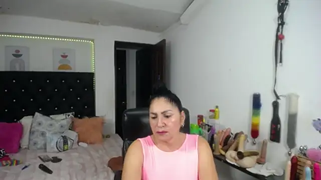 แชท XXX สดของ mature_bigboobs10