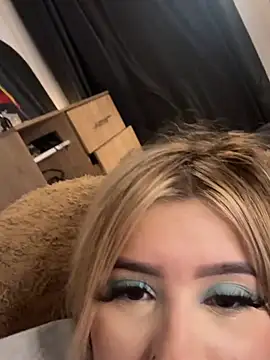 akirahattori's Live XXX Chat