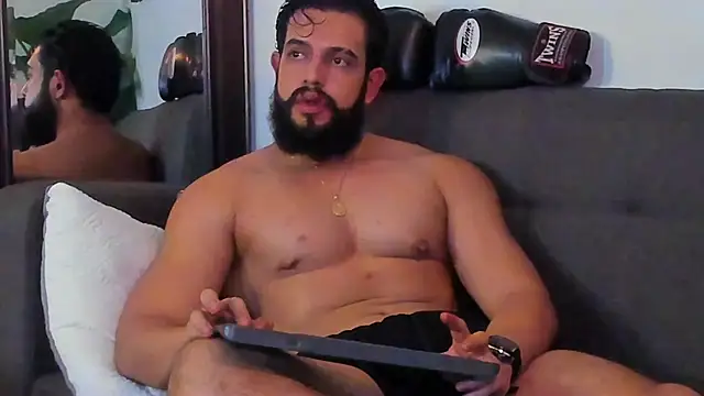Justin_kingX7 Chat XXX in diretta