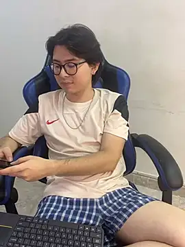 Živý XXX chat _Tommy_7