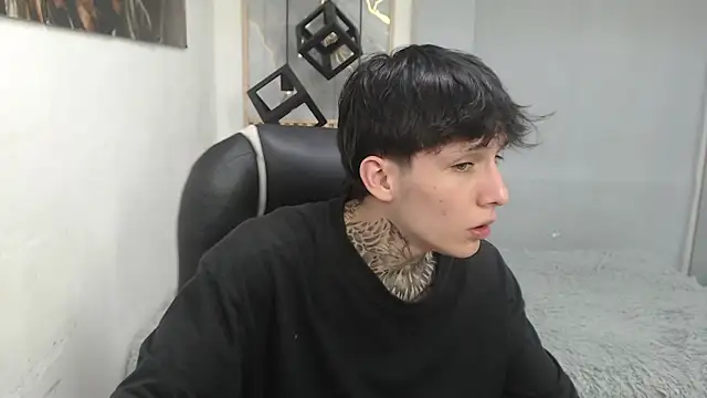 Cry_thereal Chat XXX in diretta