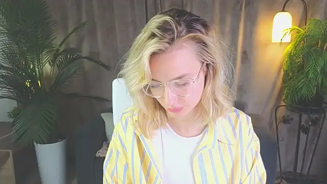 Chat XXX ao vivo de NoraMoreau