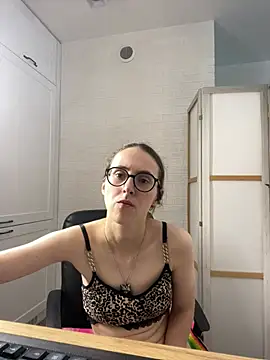 MartiniiSelenna's Live XXX Chat