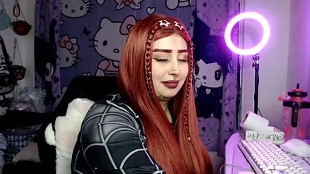 lussyevans24 Adlı Modelin Canlı XXX Sohbeti