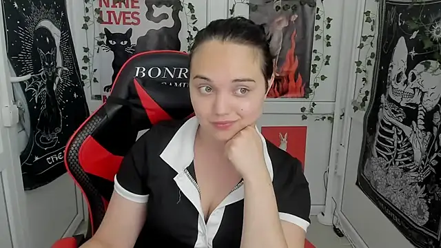 Czat XXX na żywo – Caroline_cutte
