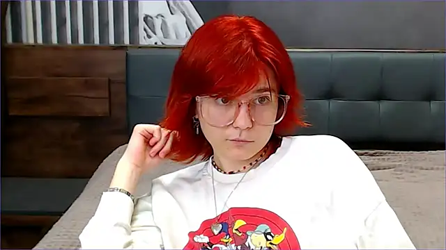 Chat +18 de Avrora_Vance ao vivo