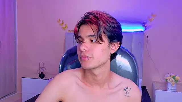 Derek_Sinn Chat XXX in diretta