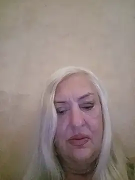 Pokazy przed kamerką – Julia20X